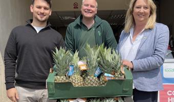 Pineapple Recruitment makes donation to local foodbank  