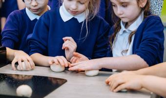 Dolce Catering delivers breadmaking workshops in Cambridgeshire schools 