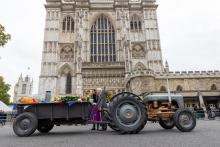 The Queen joins National Harvest Service at Westminster Abbey 