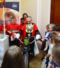The Mayor of Richmond rides the 'smoothie bike'