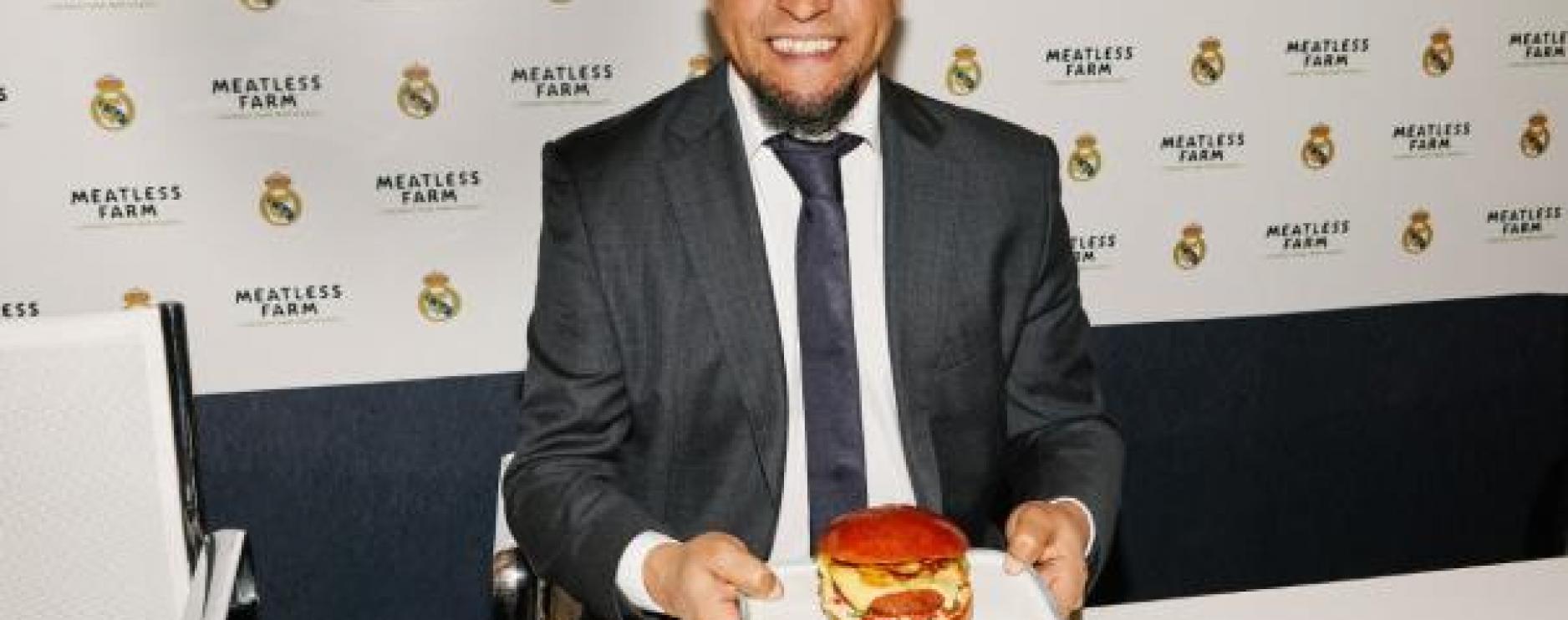 Former Real Madrid left back Roberto Carlos 