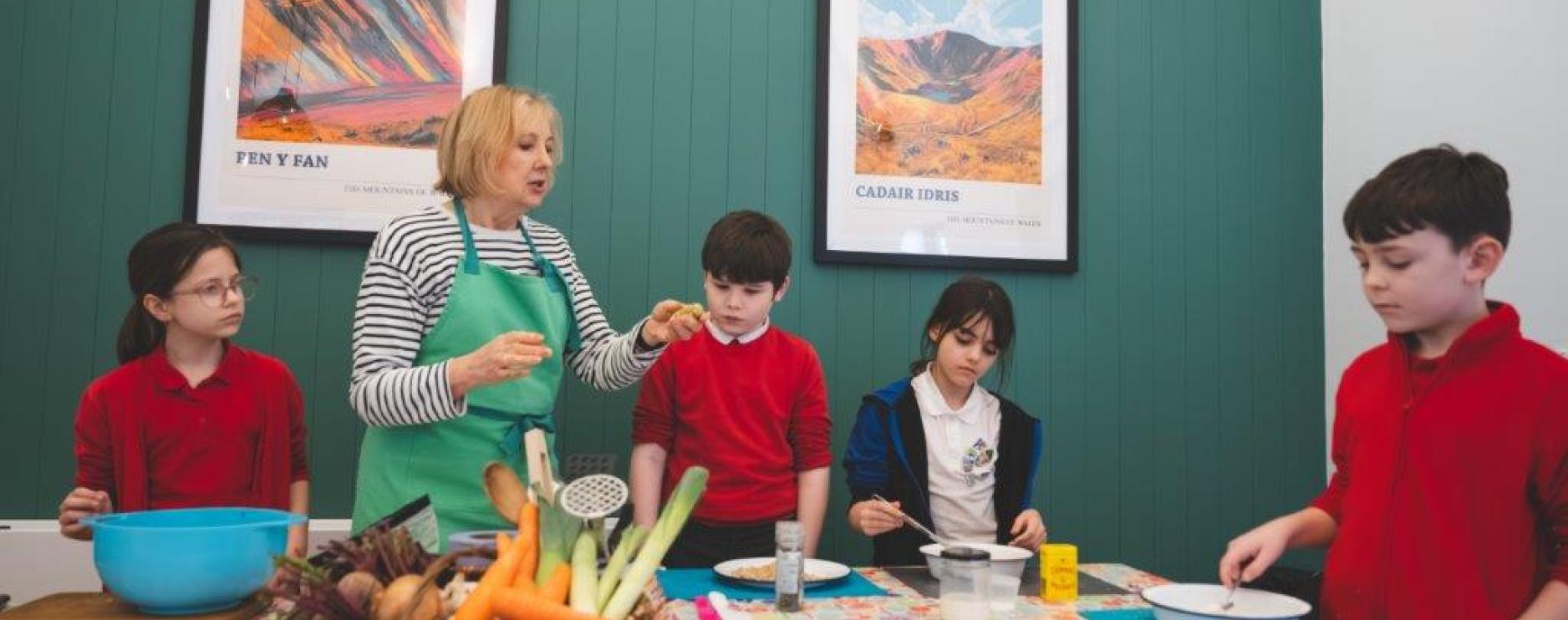 Welsh Government starts campaign to highlight local produce 