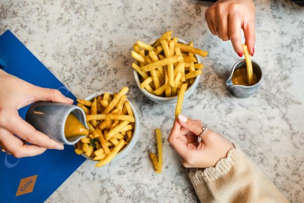 Research finds French fries are more popular than British chips Research finds French fries are more popular than British chips