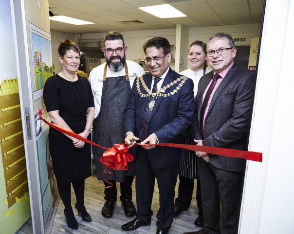 Hounslow Mayor opens Chartwells Creative Kitchen