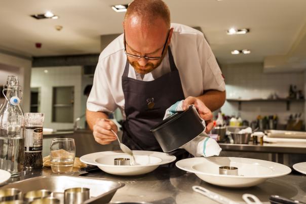 Simon Hulstone in action Simon Hulstone wins Santa Maria black pepper recipe competition