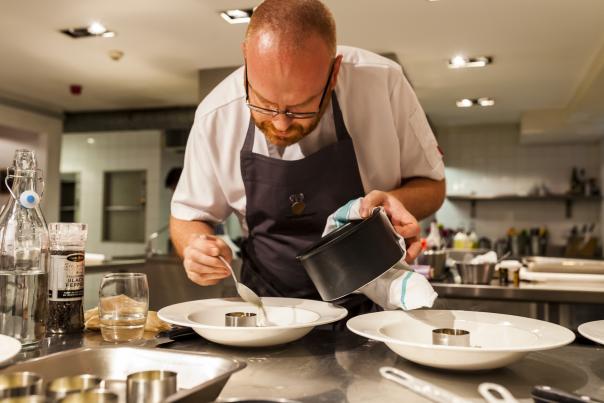 Simon Hulstone wins Santa Maria black pepper recipe competition