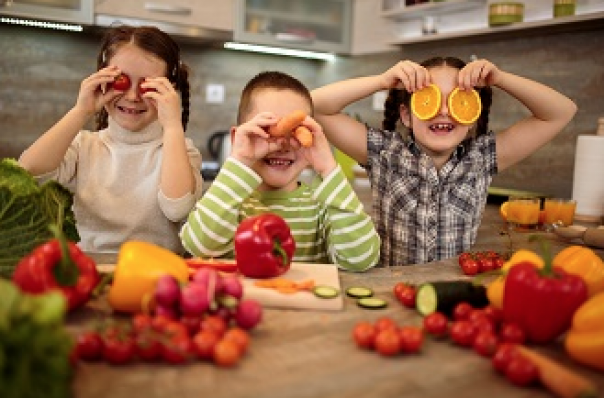School children worried about being teased for eating fruit and vegetables